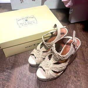 Lucky Brand women wedge shoe size 6.5 gently worn